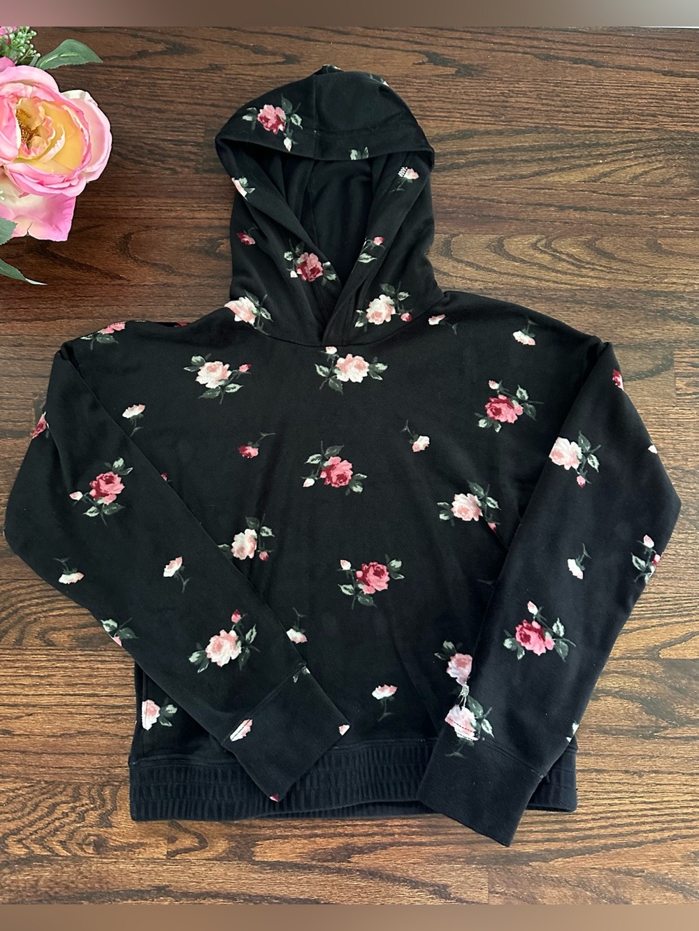 Abercrombie Kids cropped velour hoodie, size 9-10Y